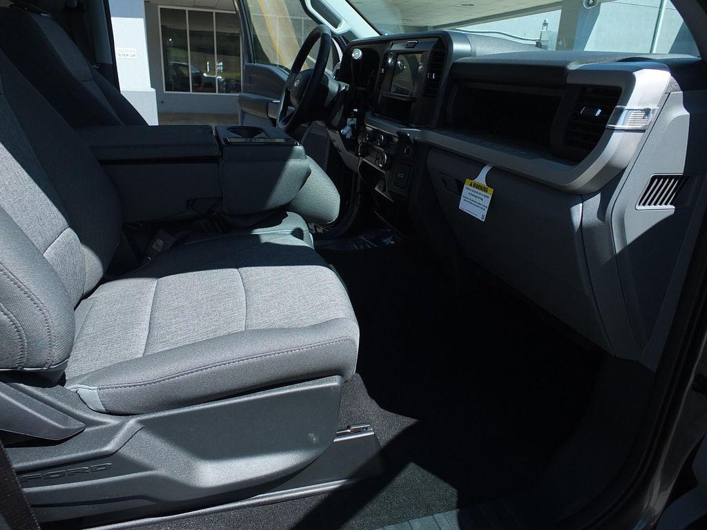 new 2025 Ford F-250 car, priced at $70,295