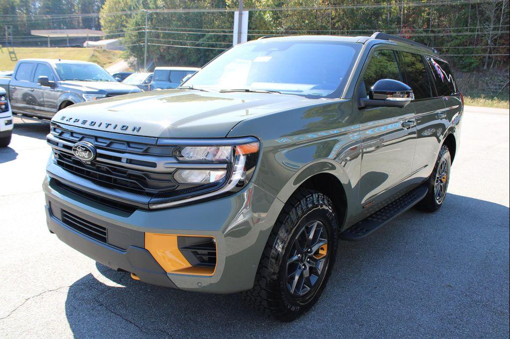 new 2025 Ford Expedition car, priced at $83,945