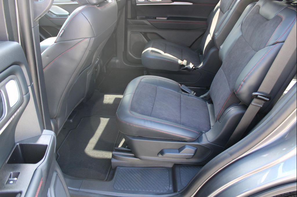new 2025 Ford Explorer car, priced at $60,455