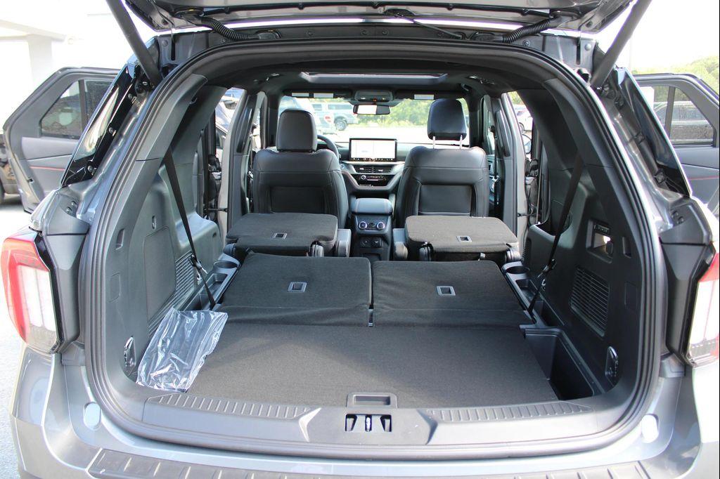 new 2025 Ford Explorer car, priced at $60,455