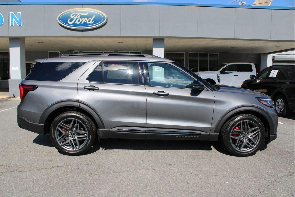 new 2025 Ford Explorer car, priced at $60,455