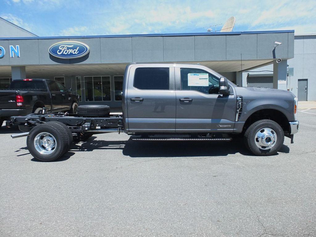 new 2025 Ford F-350 car, priced at $73,610