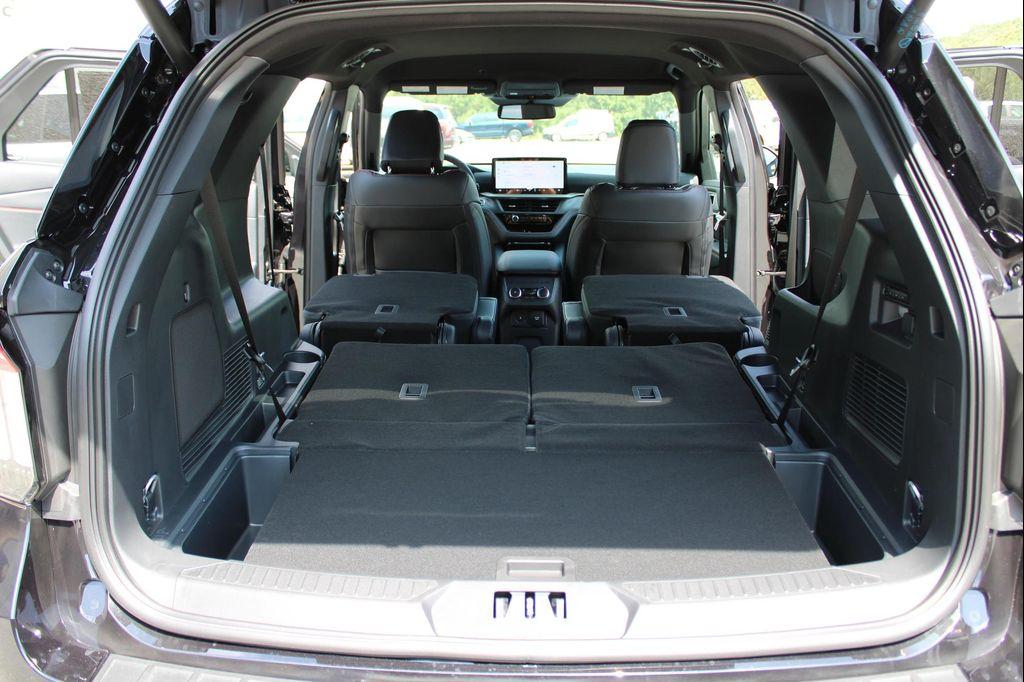 new 2025 Ford Explorer car, priced at $57,460