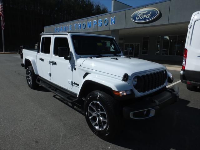 used 2024 Jeep Gladiator car, priced at $36,554