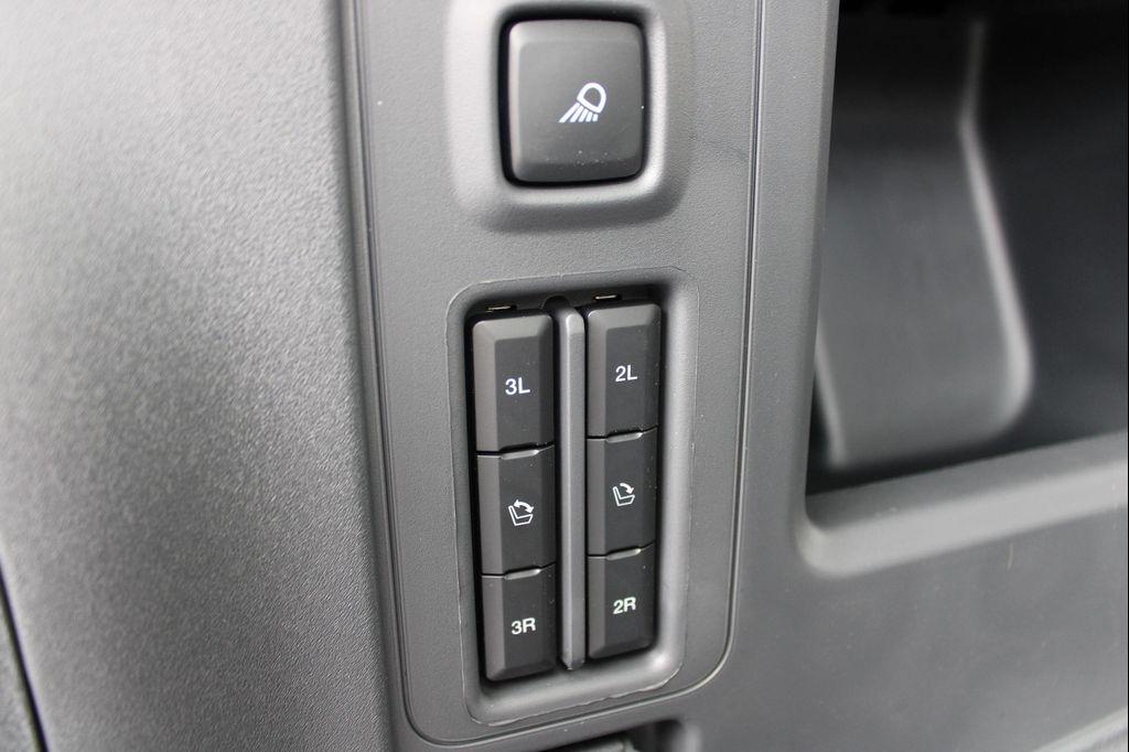 new 2025 Ford Expedition car, priced at $73,995