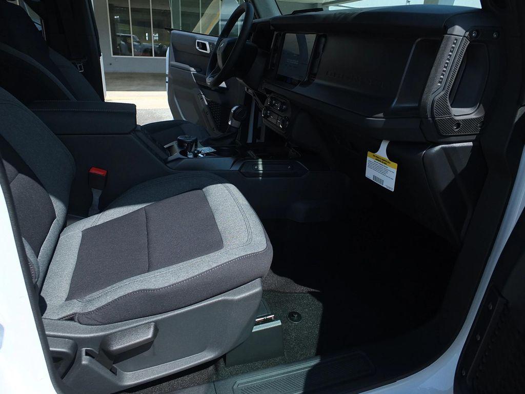 new 2025 Ford Bronco car, priced at $50,024