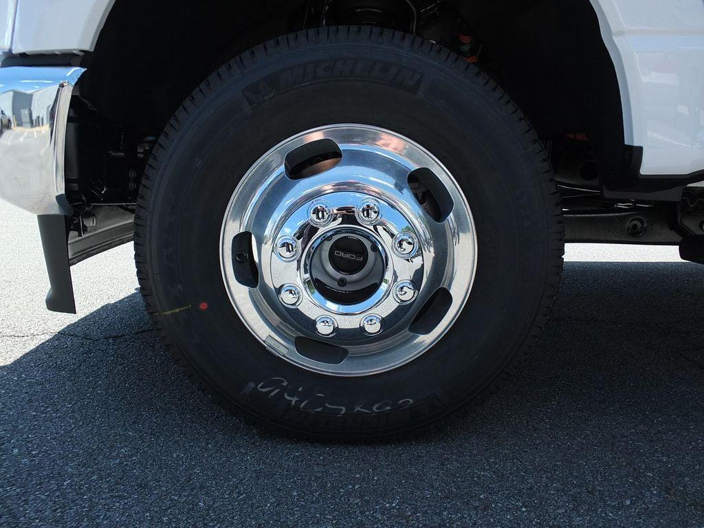 new 2025 Ford F-350 car, priced at $73,610