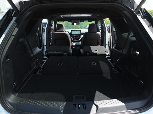 new 2025 Ford Explorer car, priced at $50,686