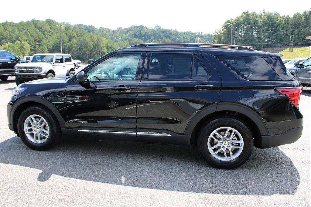 new 2025 Ford Explorer car, priced at $43,765
