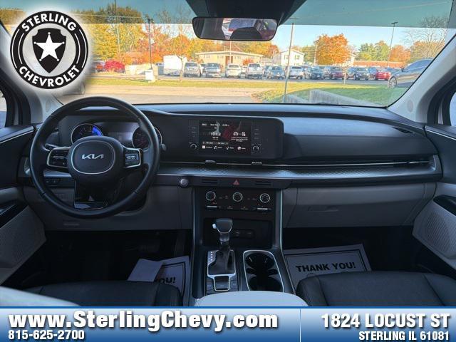 used 2023 Kia Carnival car, priced at $29,899
