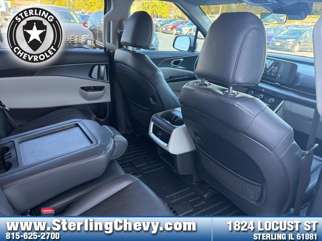 used 2023 Kia Carnival car, priced at $29,899