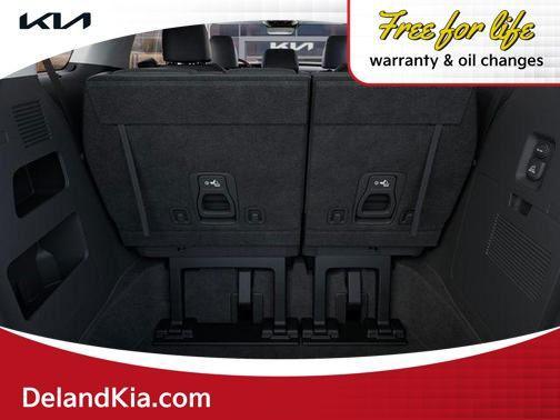 new 2025 Kia Carnival Hybrid car