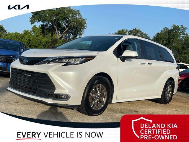 used 2023 Toyota Sienna car, priced at $34,972