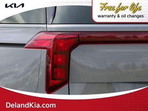 new 2025 Kia Carnival Hybrid car