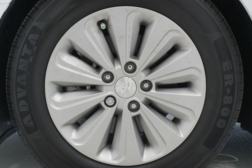 used 2016 Hyundai Sonata Hybrid car, priced at $5,999