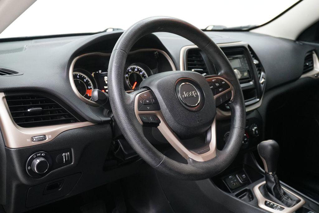used 2014 Jeep Cherokee car, priced at $6,999