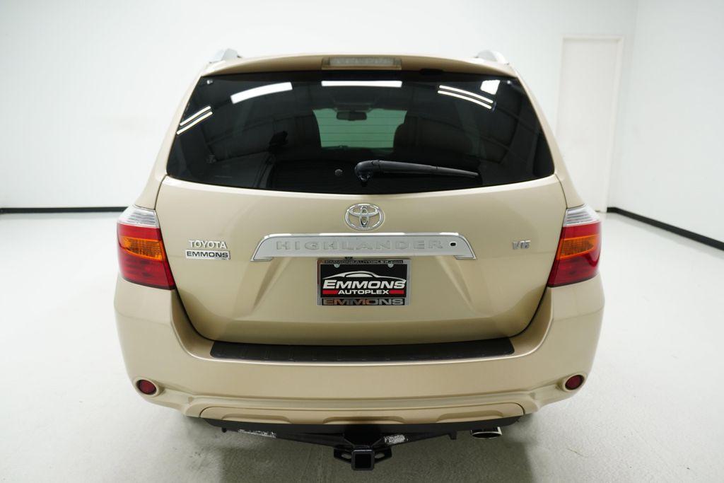 used 2008 Toyota Highlander car, priced at $13,999