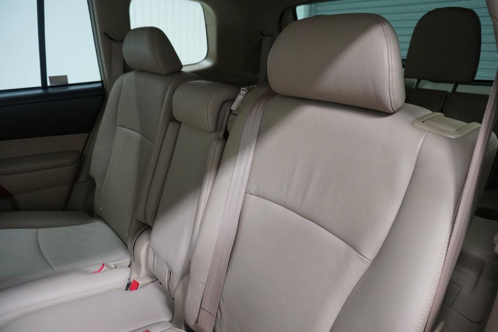 used 2008 Toyota Highlander car, priced at $13,999