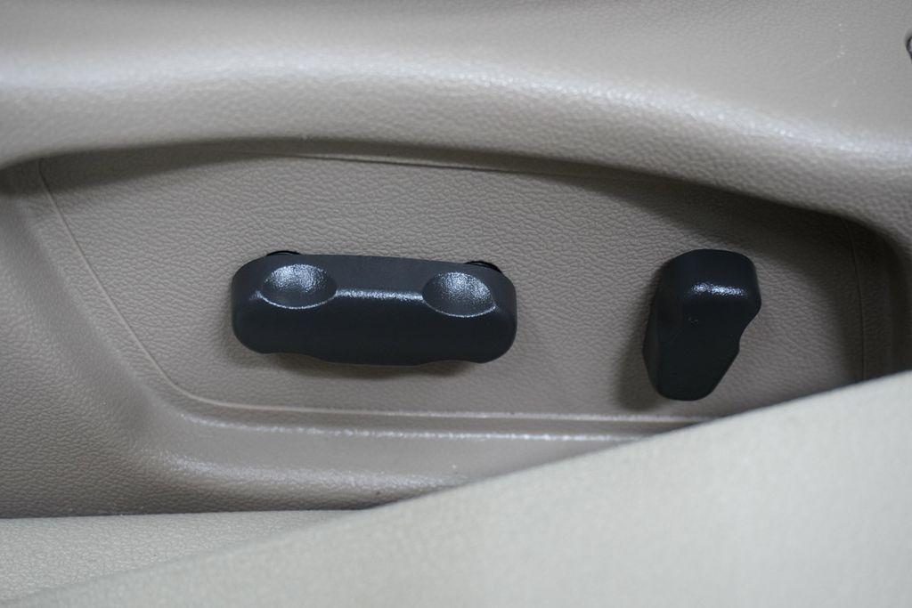 used 2007 Saturn Aura car, priced at $7,999