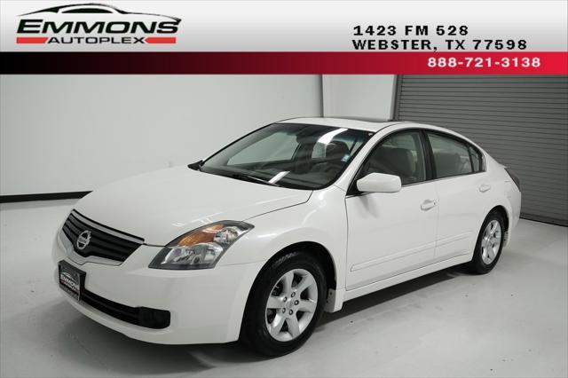 used 2009 Nissan Altima car, priced at $9,999