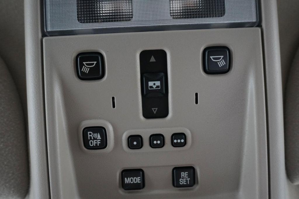 used 2005 Lincoln Town Car car, priced at $13,998