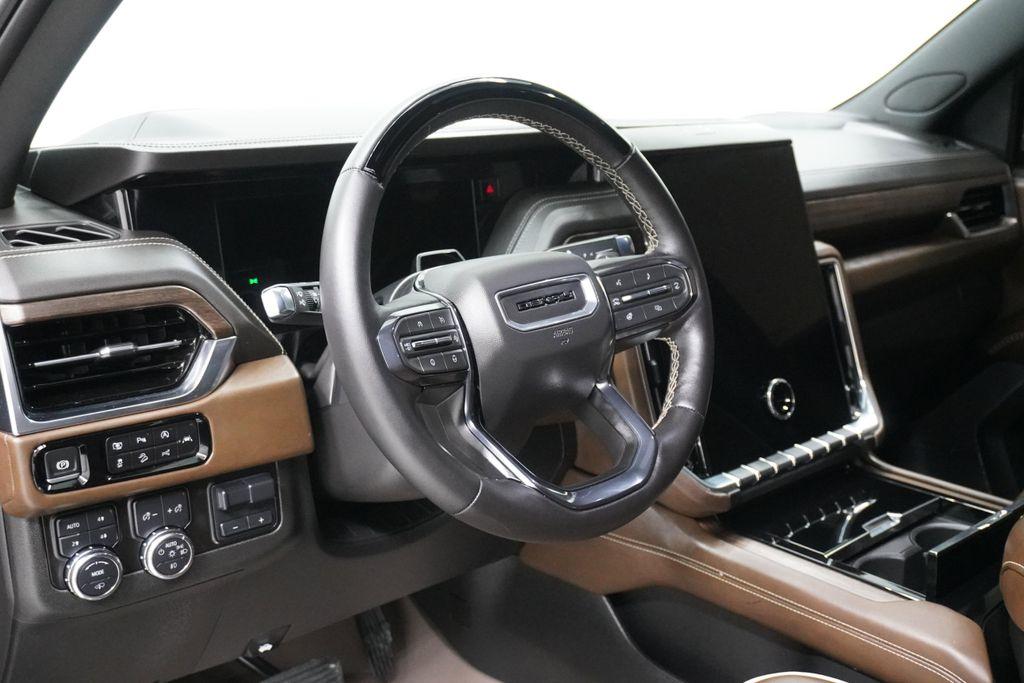 used 2025 GMC Yukon car, priced at $96,998