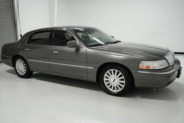 used 2004 Lincoln Town Car car