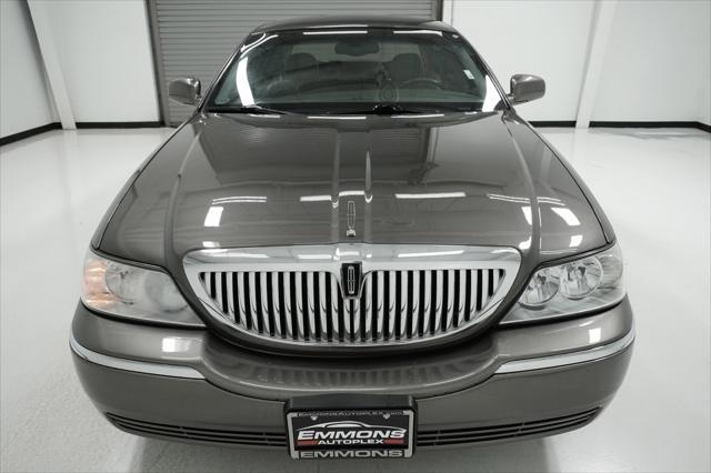 used 2004 Lincoln Town Car car