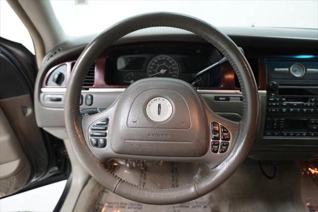 used 2004 Lincoln Town Car car