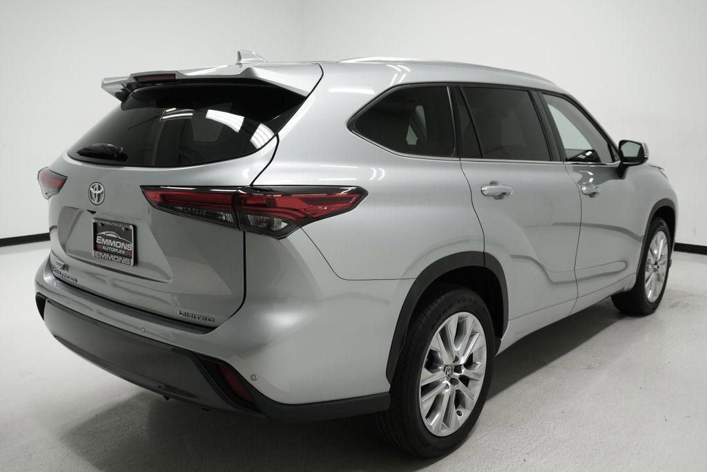 used 2020 Toyota Highlander car, priced at $28,999