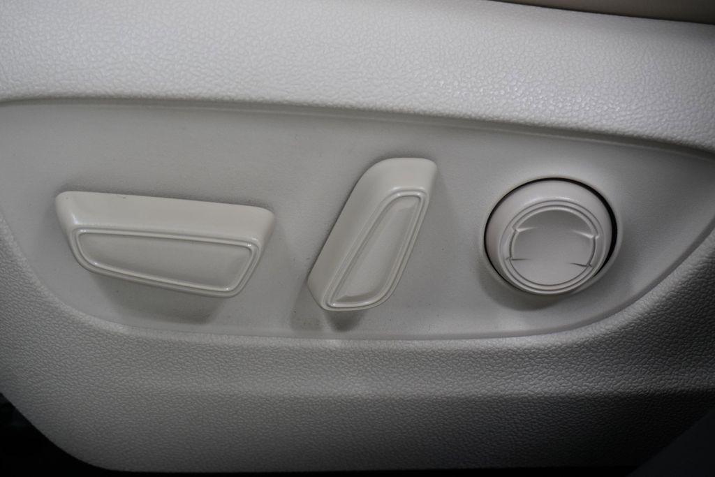 used 2020 Toyota Highlander car, priced at $28,999