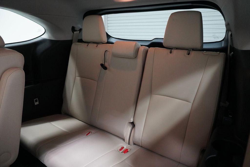 used 2020 Toyota Highlander car, priced at $28,999