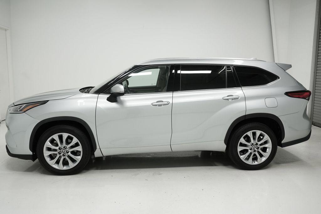 used 2020 Toyota Highlander car, priced at $28,999