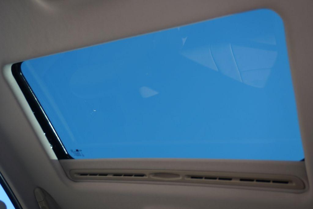 used 2004 Kia Sorento car, priced at $8,999