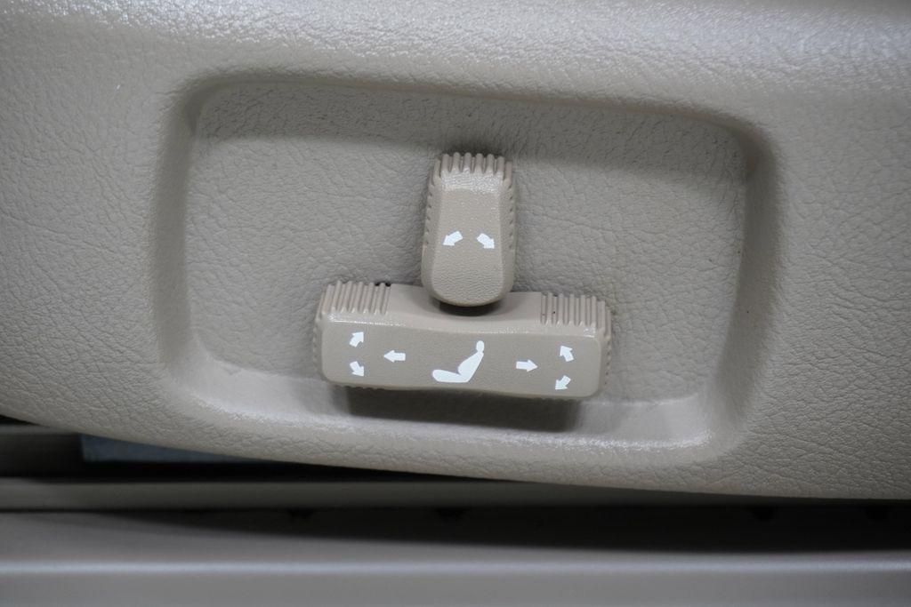 used 2004 Kia Sorento car, priced at $8,999