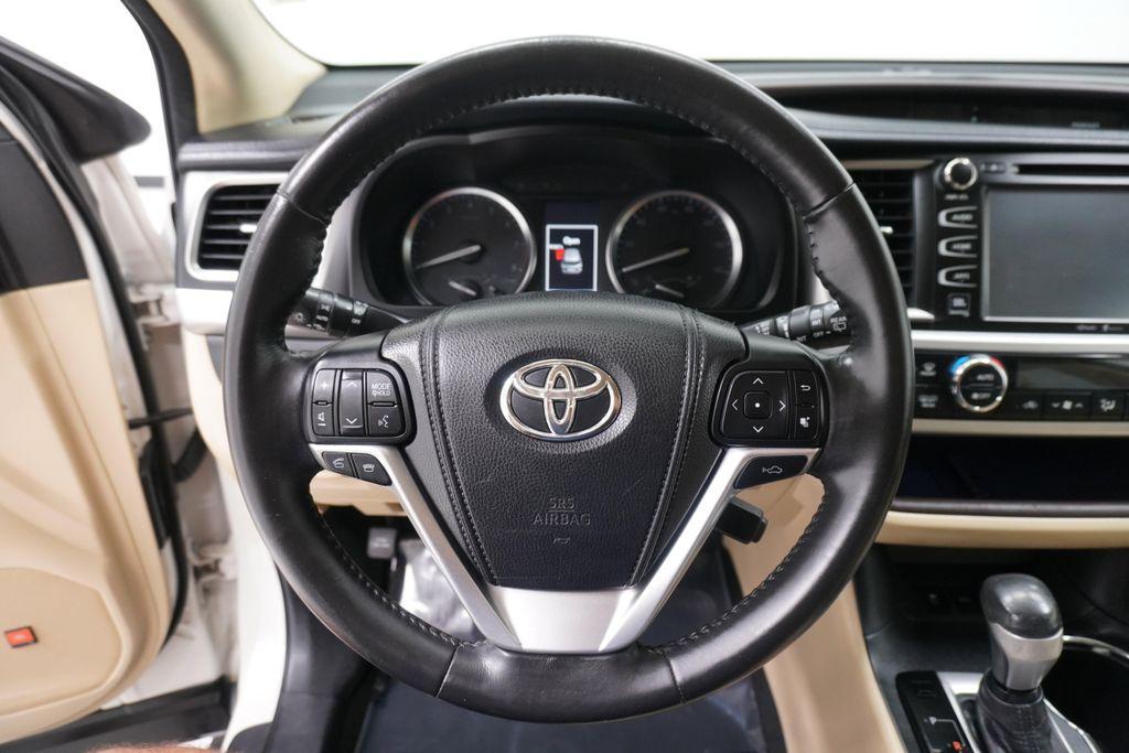 used 2015 Toyota Highlander car, priced at $11,999
