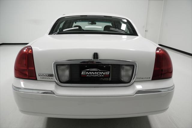 used 2007 Lincoln Town Car car, priced at $12,999