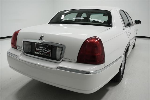 used 2007 Lincoln Town Car car, priced at $12,999