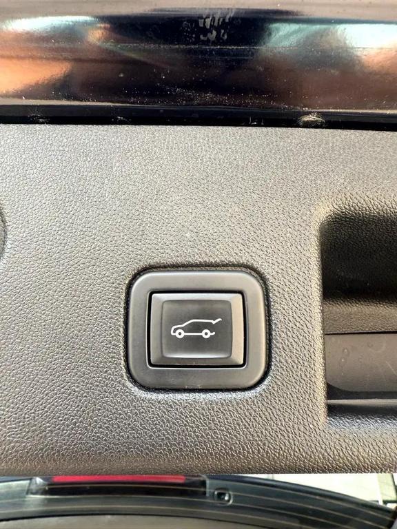 used 2020 Chevrolet Equinox car, priced at $22,495