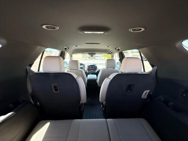 used 2023 Chevrolet Traverse car, priced at $31,995