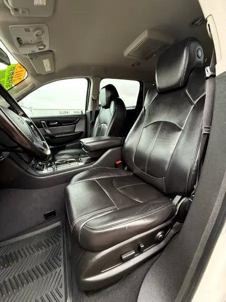 used 2015 Chevrolet Traverse car, priced at $13,495