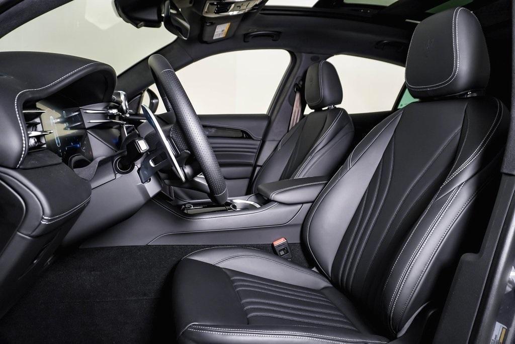 new 2025 Maserati Grecale car, priced at $80,195