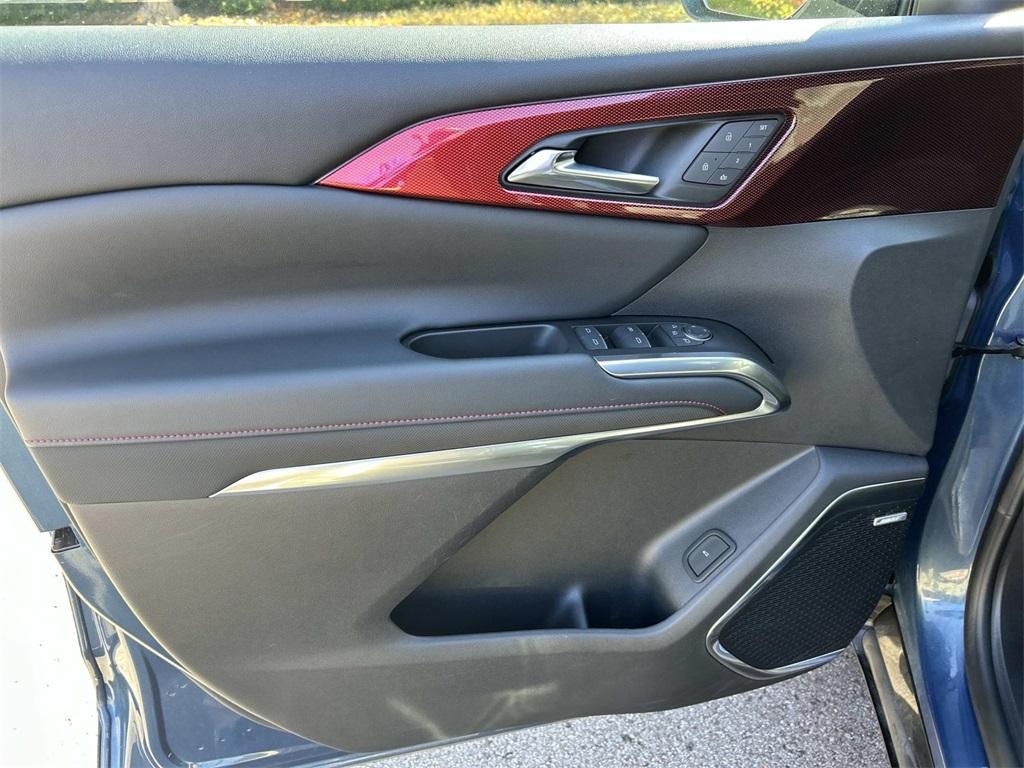 used 2024 Chevrolet Traverse car, priced at $47,902