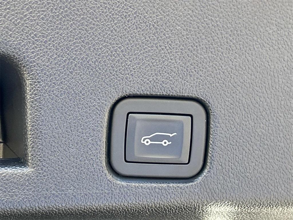 used 2024 Chevrolet Traverse car, priced at $47,902