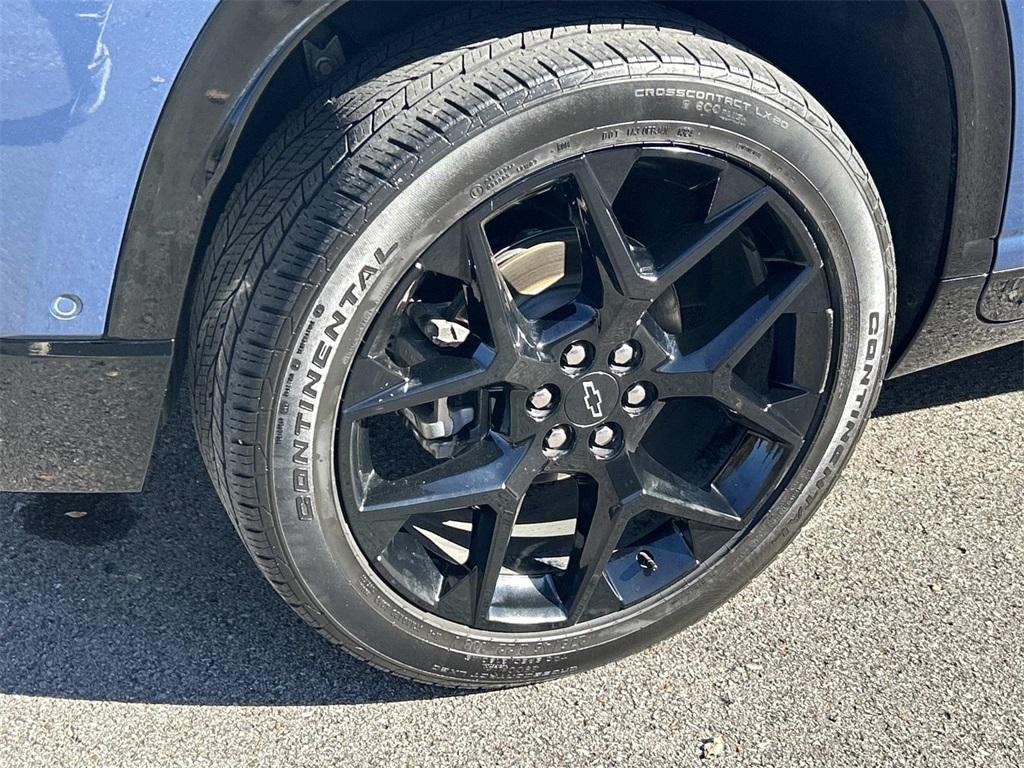 used 2024 Chevrolet Traverse car, priced at $47,902