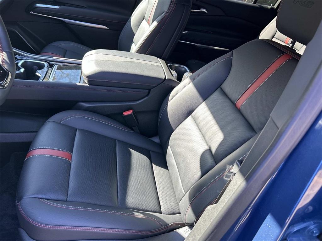 used 2024 Chevrolet Traverse car, priced at $47,902