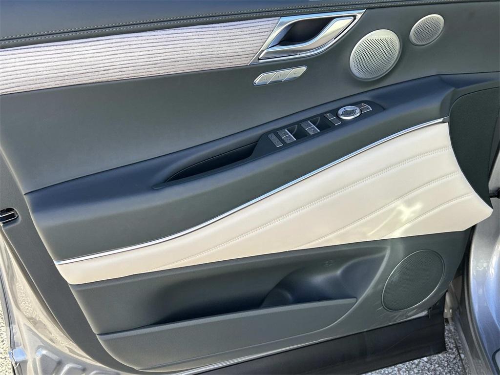 used 2025 Genesis GV80 car, priced at $62,902