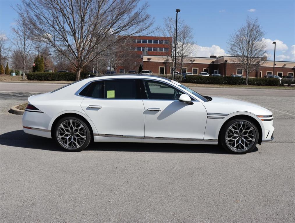 new 2024 Genesis G90 car, priced at $93,270