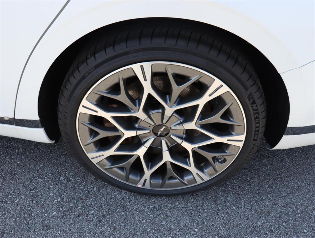 new 2024 Genesis G90 car, priced at $93,270