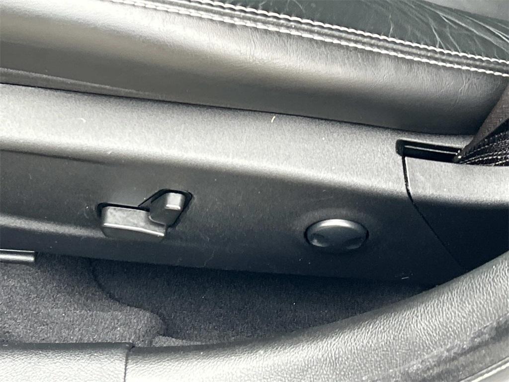 used 2023 Chrysler 300 car, priced at $27,902